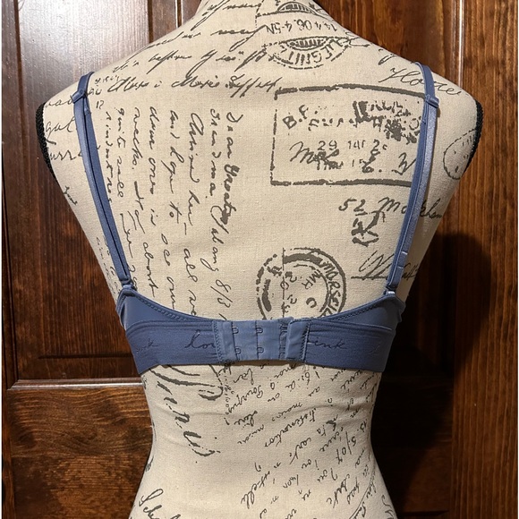 PINK Bra - Picture 3 of 7